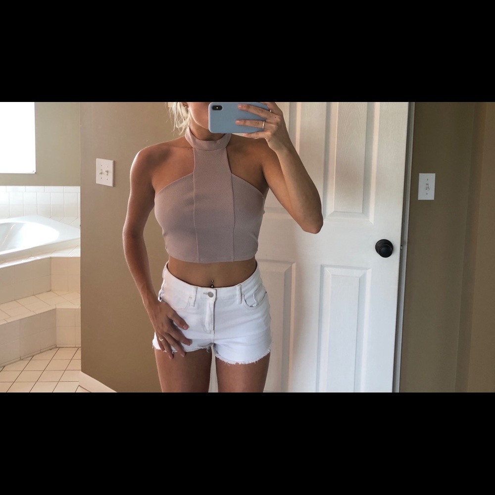 Neck crop top
